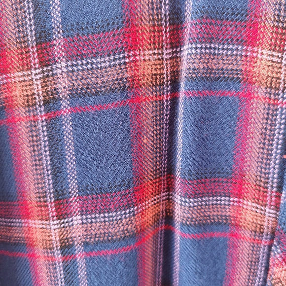 Beach Lunch Lounge Plaid Flannel Button Front Shirt, M - Picture 4 of 9